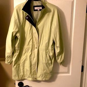 Liz Clairborne women’s sz L zip light weight car coat lime green w navy trim